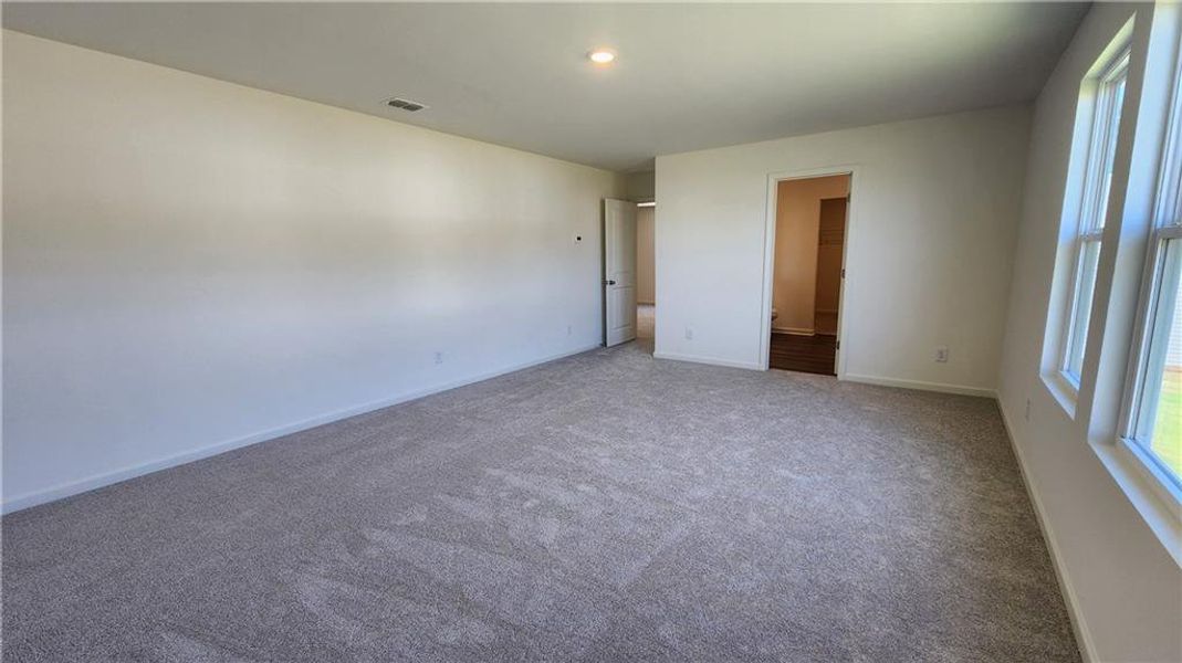 Spacious, unfurnished interior of a new home in Casteel, Bethlehem (Image 14).