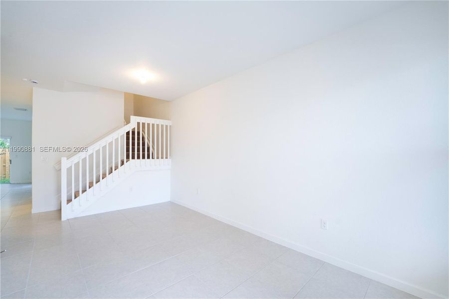 Spacious, unfurnished interior of a new home in , Lauderhill (Image 19).
