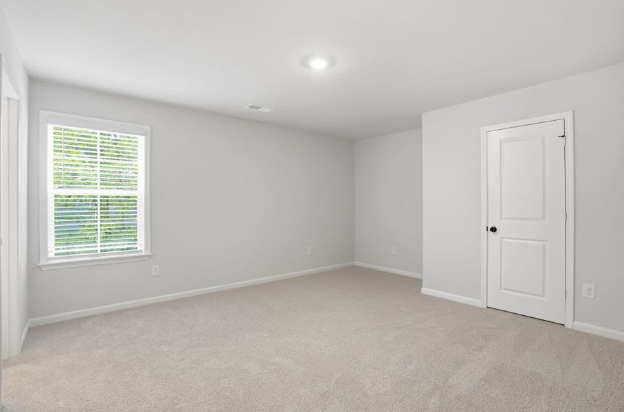 Spacious, unfurnished interior of a new home in Broadway Lake, Anderson (Image 36). Spacious, unfurnished interior of a new home in Broadway Lake, Anderson (Image 36).