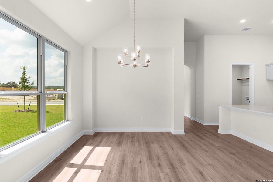 Spacious, unfurnished interior of a new home in Willis Ranch, San Antonio (Image 26).