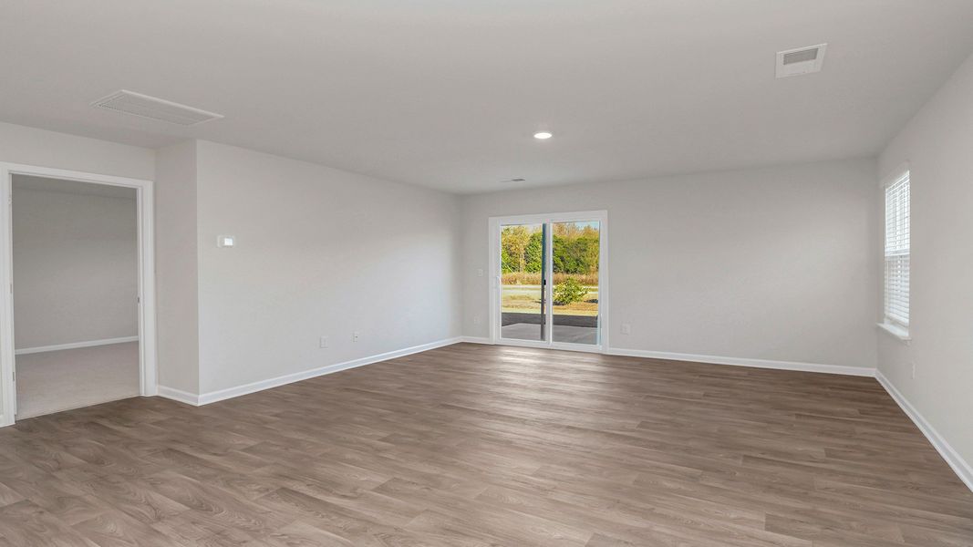 Spacious, unfurnished interior of a new home in Gates Village, Lugoff (Image 16).