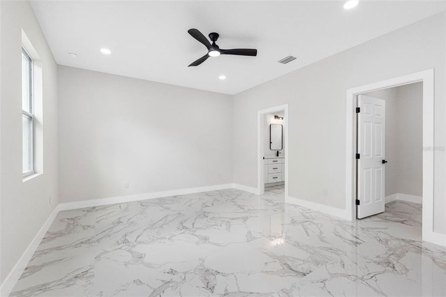 Spacious, unfurnished interior of a new home in , Port Richey (Image 36).