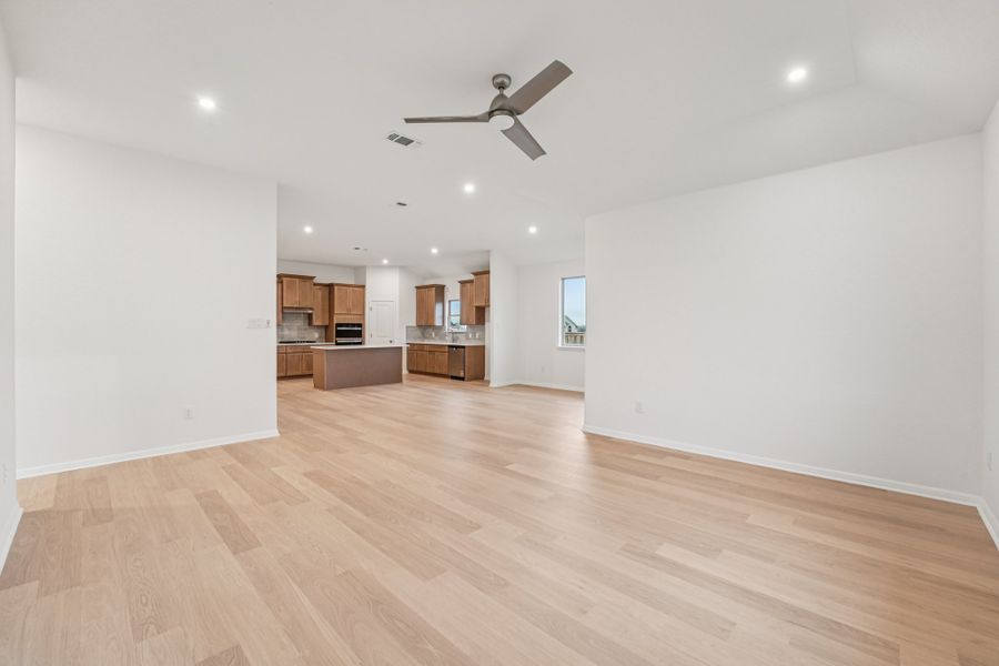 Spacious, unfurnished interior of a new home in Crosswinds, Kyle (Image 17). Spacious, unfurnished interior of a new home in Crosswinds, Kyle (Image 17).