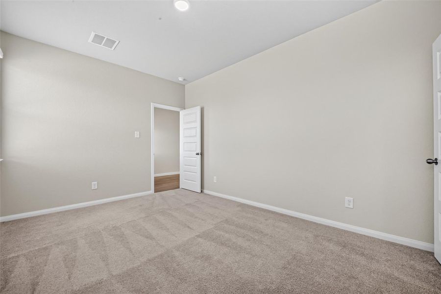 Spacious, unfurnished interior of a new home in River's Edge, Conroe (Image 35). Spacious, unfurnished interior of a new home in River's Edge, Conroe (Image 35).