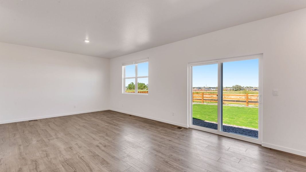 Spacious, unfurnished interior of a new home in Settlers Crossing, Commerce City (Image 13).