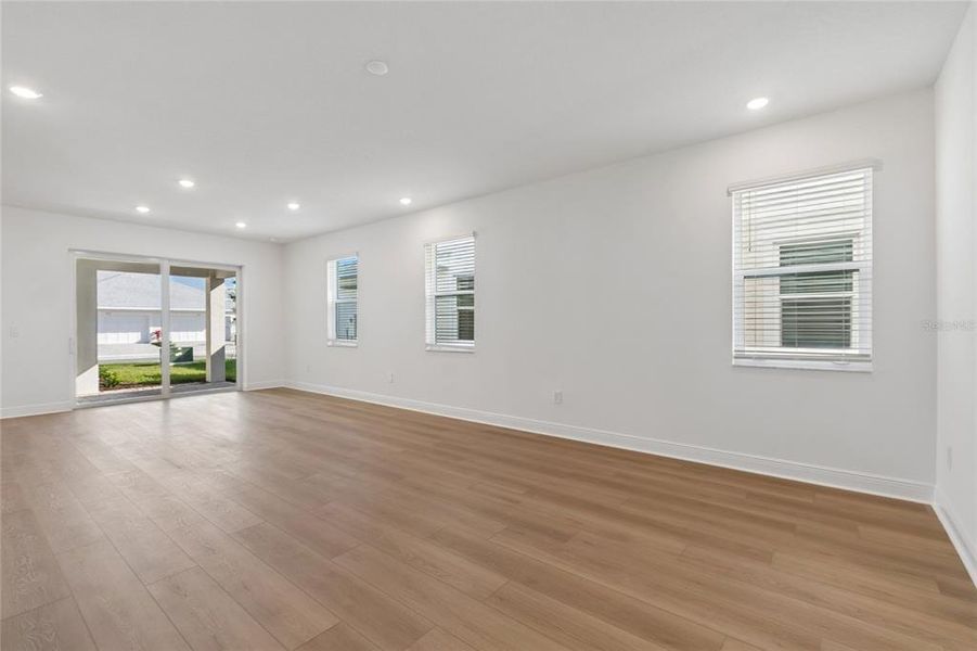 Spacious, unfurnished interior of a new home in SeaFlower, Bradenton (Image 18).