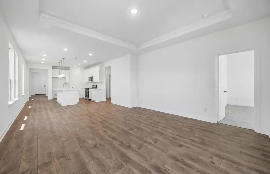 Spacious, unfurnished interior of a new home in Ryehill, Sugar Land (Image 23).