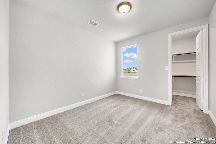 Spacious, unfurnished interior of a new home in Annabelle Ranch, San Antonio (Image 11).