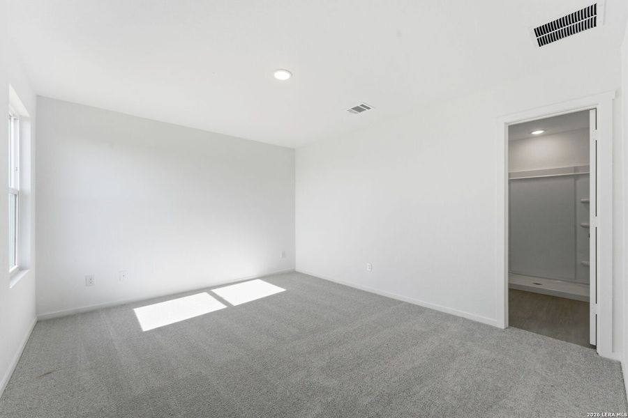 Spacious, unfurnished interior of a new home in , New Braunfels (Image 18).