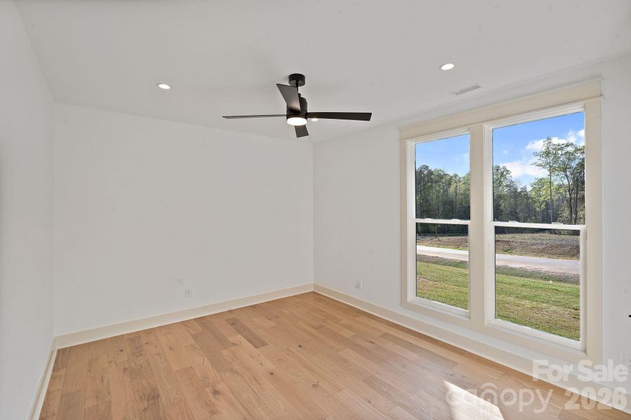 Secondary Bedoom Secondary Bedoom