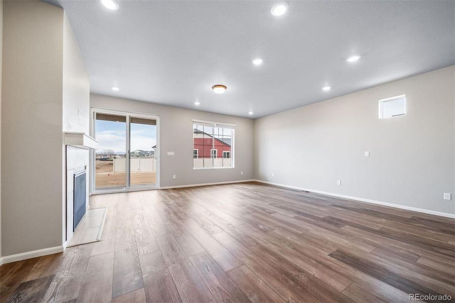 Spacious, unfurnished interior of a new home in , Aurora (Image 23).