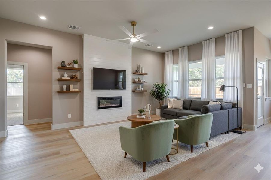 *Virtually Staged* *Virtually Staged*