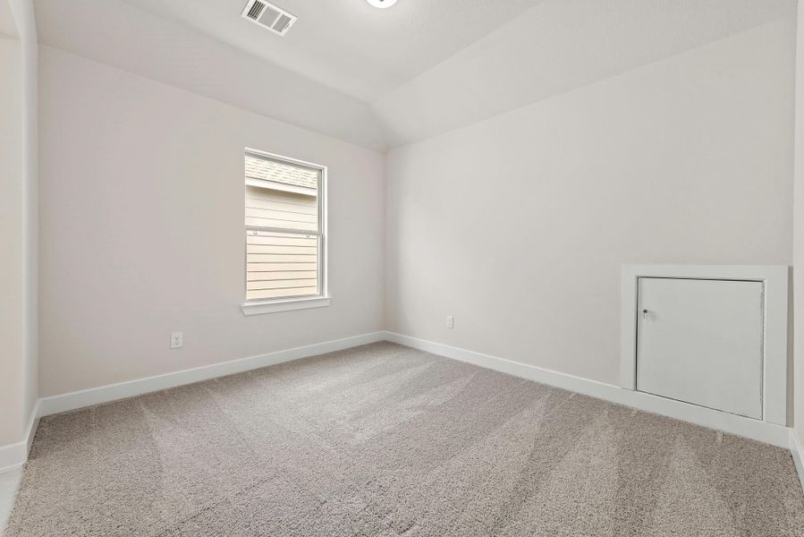 Spacious, unfurnished interior of a new home in The Groves - 45', Humble (Image 14). Spacious, unfurnished interior of a new home in The Groves - 45', Humble (Image 14).