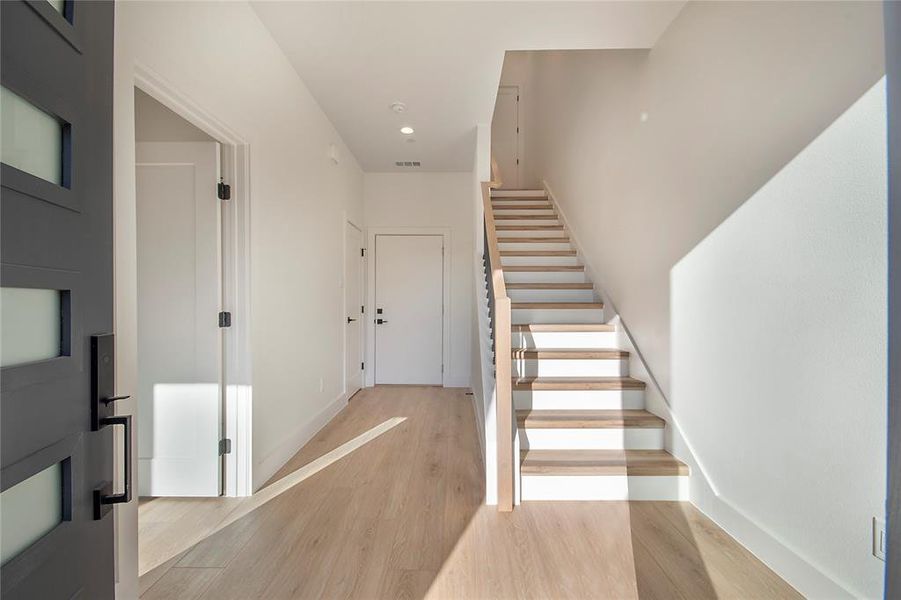 Spacious, unfurnished interior of a new home in , Dallas (Image 14).