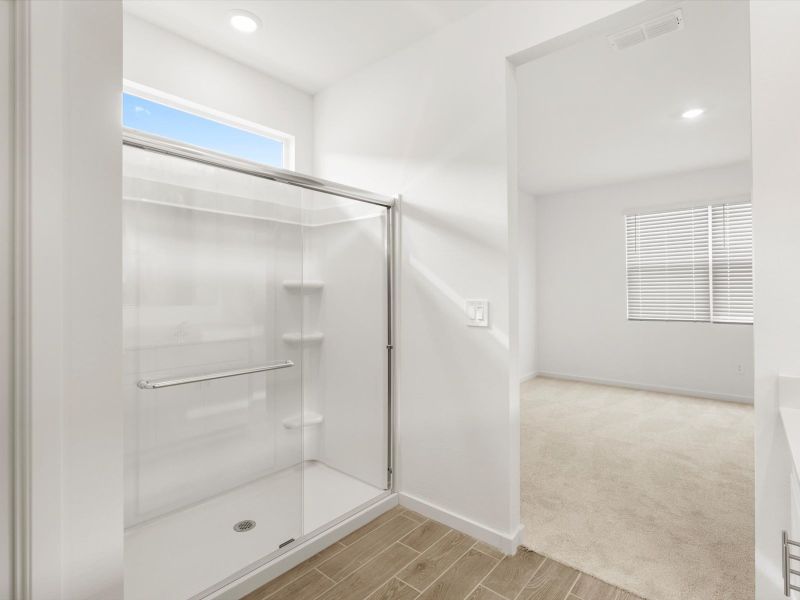 Spacious, unfurnished interior of a new home in San Tan Groves - Classic Series, San Tan Valley (Image 14).