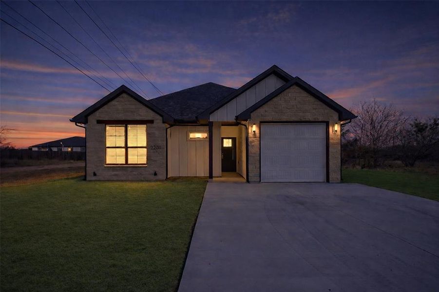 Front exterior of a new home in , Granbury, TX, highlighting curb appeal (Image 25).