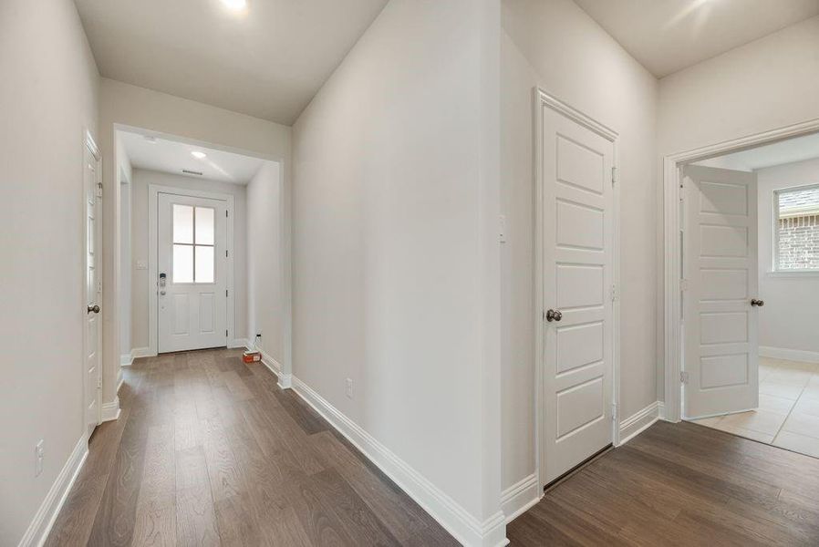 Spacious, unfurnished interior of a new home in Spiritas Ranch, Little Elm (Image 26).