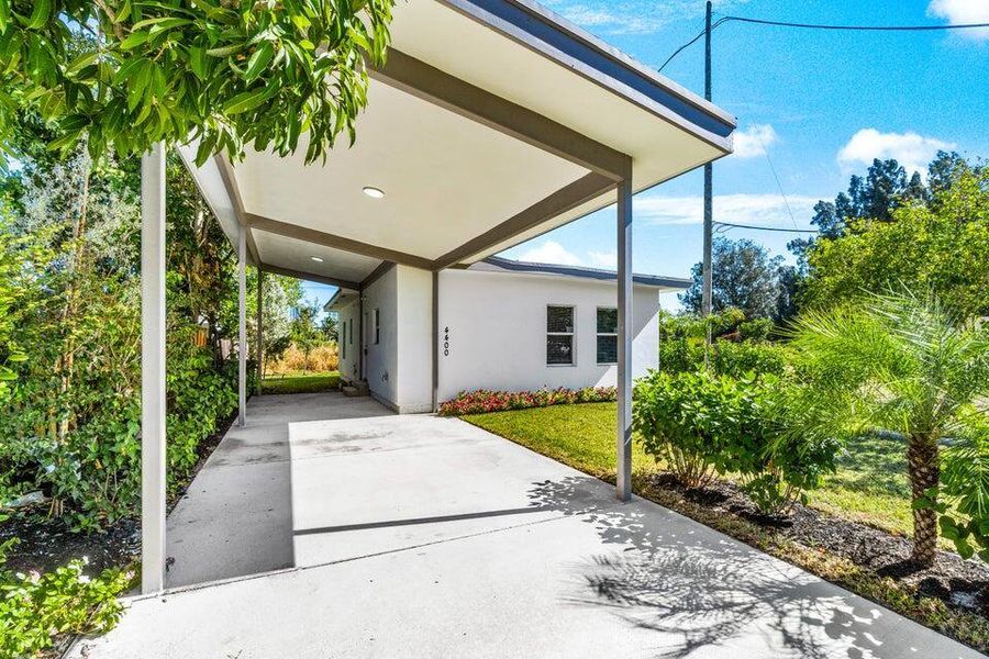 Exterior details and patio area of a home in , West Palm Beach (Image 13). Exterior details and patio area of a home in , West Palm Beach (Image 13).