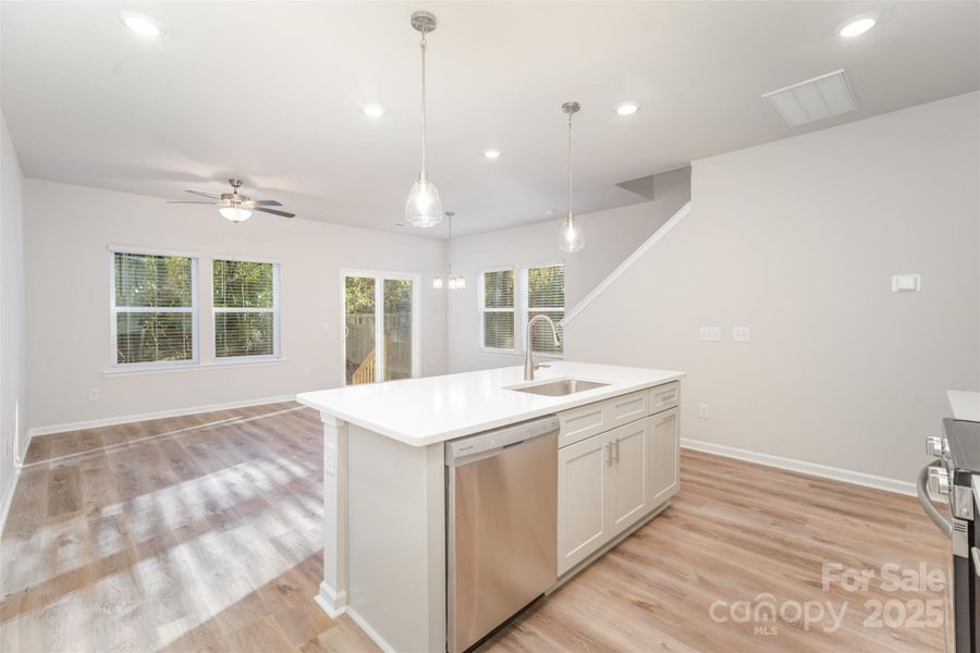 Photos of 2713 New Pineola Rd