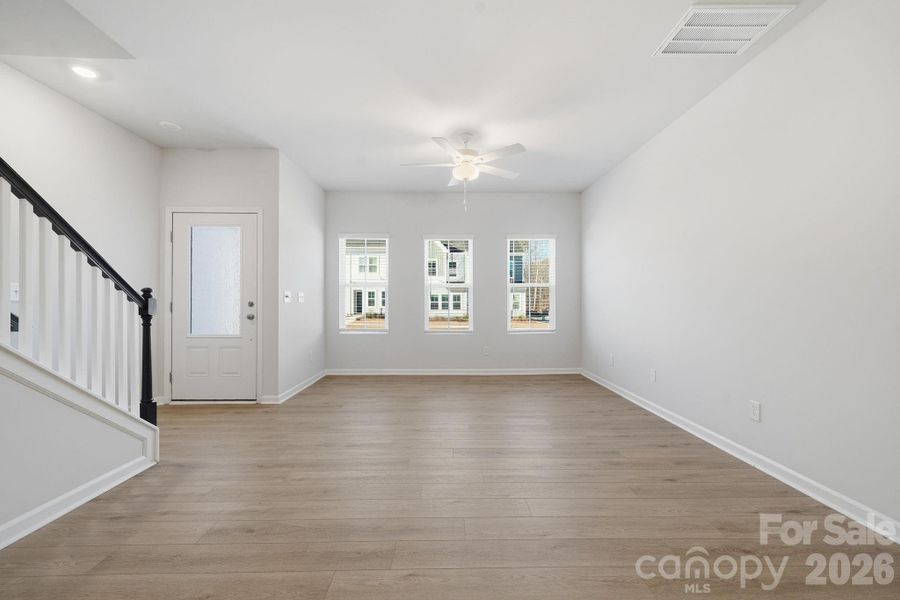 Dining Area Dining Area