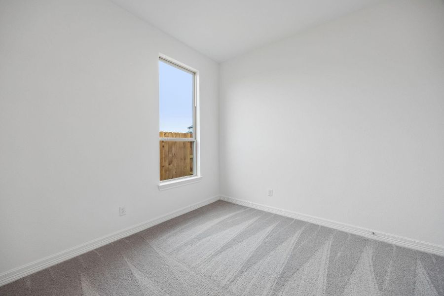 Spacious, unfurnished interior of a new home in Lago Mar, Texas City (Image 18).