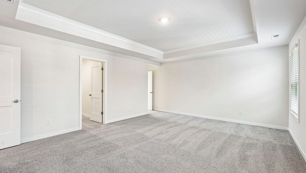 Spacious, unfurnished interior of a new home in Oak Grove Hill, Huntersville (Image 28).