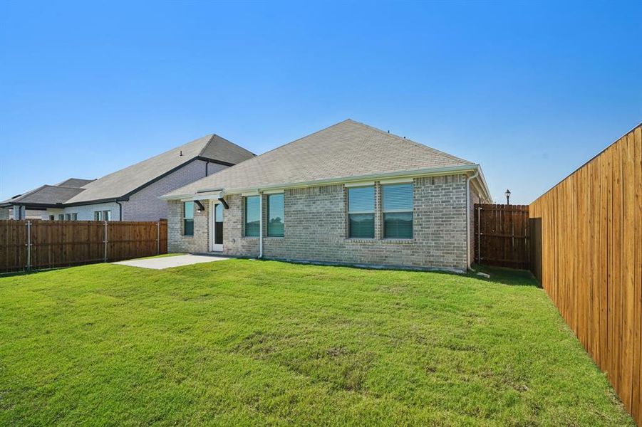 Exterior details and patio area of a home in Stonehaven, Seagoville (Image 20). Exterior details and patio area of a home in Stonehaven, Seagoville (Image 20).