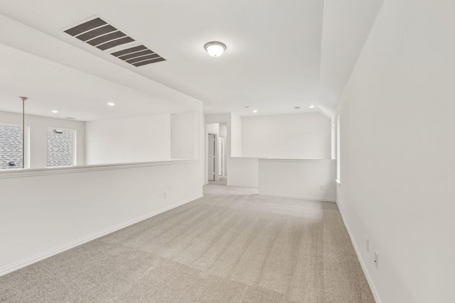 Spacious, unfurnished interior of a new home in Edgewater, Fate (Image 28).