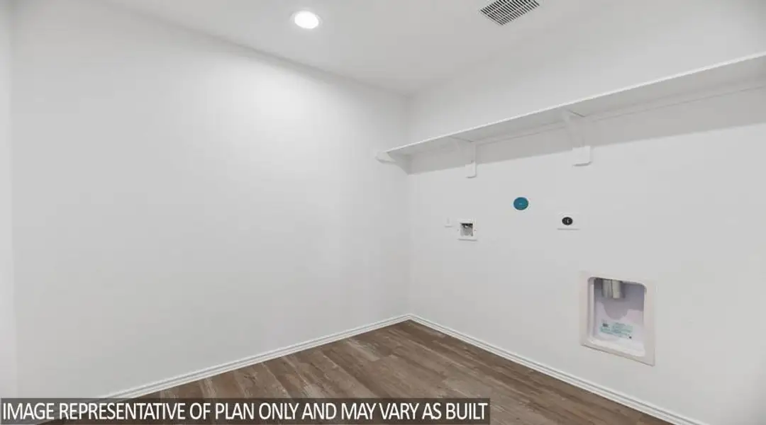 Spacious, unfurnished interior of a new home in Williams Reserve East, Conroe (Image 11).