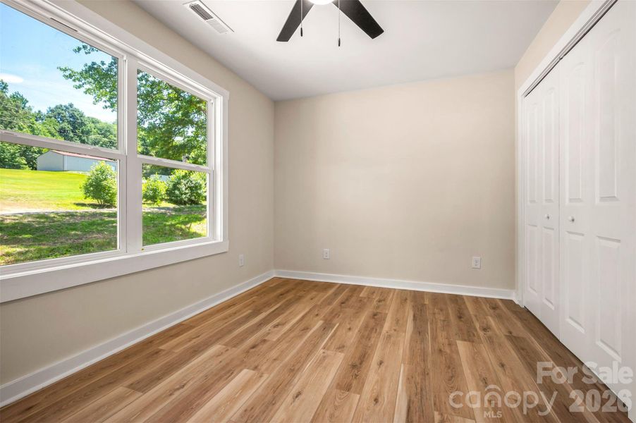Spacious, unfurnished interior of a new home in , Bostic (Image 28).
