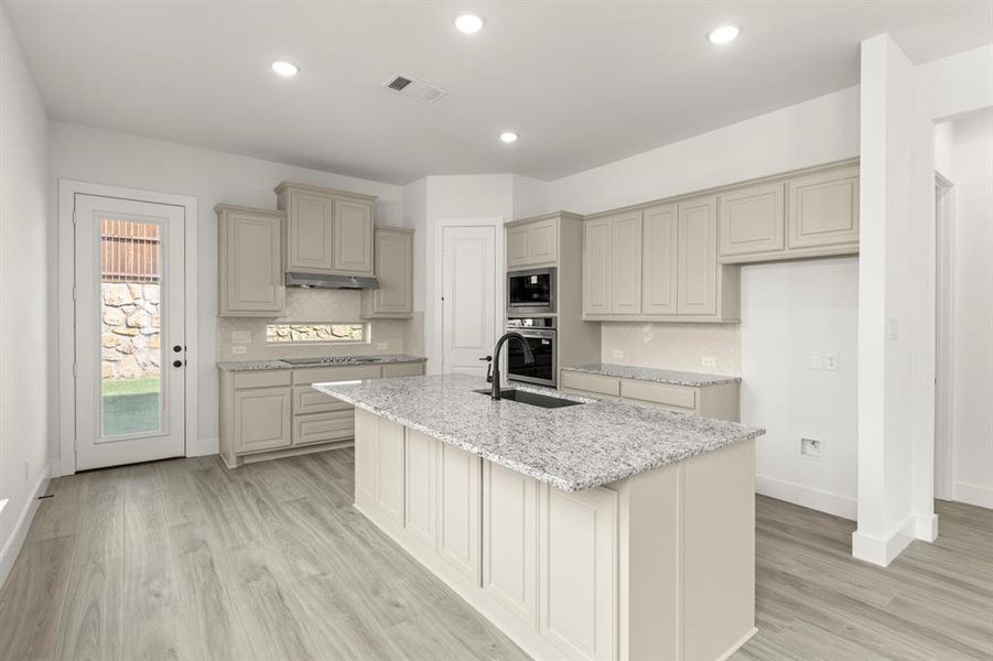 10. 608 Wilderness - Kitchen