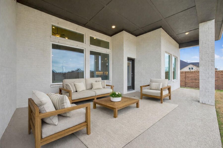 **Virtually Staged** **Virtually Staged**