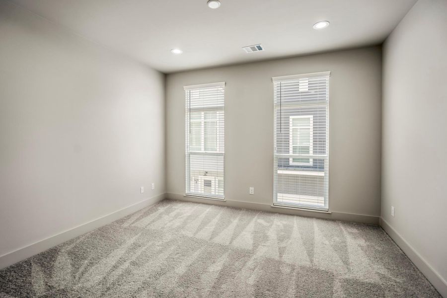 Spacious, unfurnished interior of a new home in , Houston (Image 38).