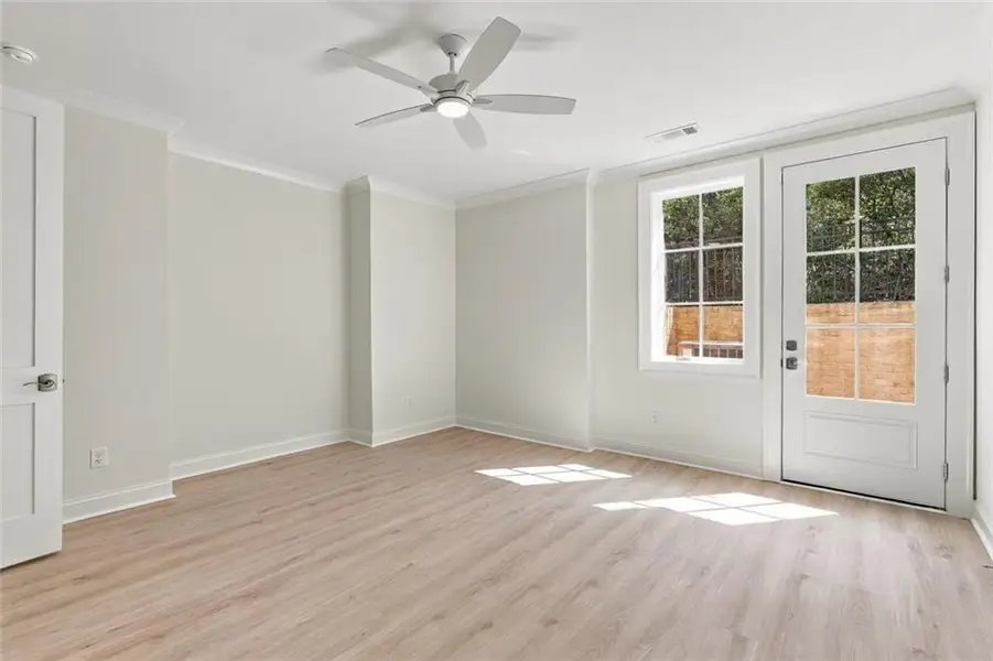 Spacious, unfurnished interior of a new home in , Sandy Springs (Image 25).