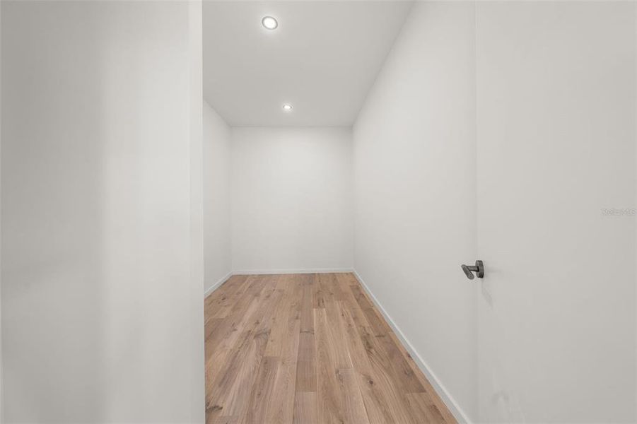 Spacious, unfurnished interior of a new home in , Sarasota (Image 67). Spacious, unfurnished interior of a new home in , Sarasota (Image 67).