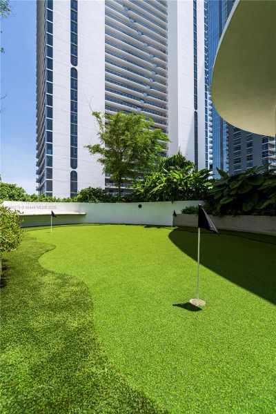 putting green putting green