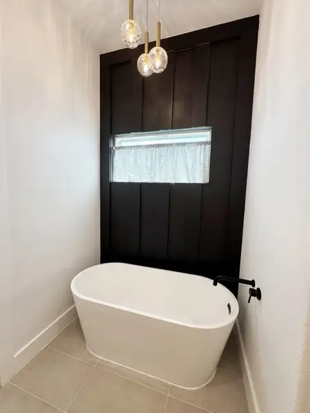 Primary soaking tub
