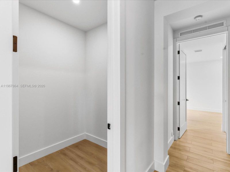 Spacious, unfurnished interior of a new home in , Miami (Image 25).