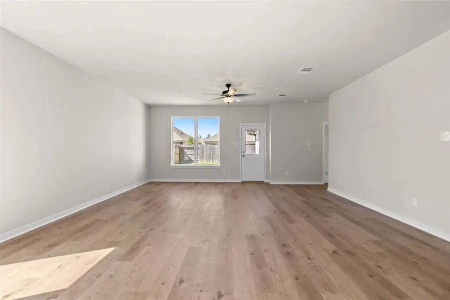 Spacious, unfurnished interior of a new home in Ladera Creek, Conroe (Image 11). Spacious, unfurnished interior of a new home in Ladera Creek, Conroe (Image 11).