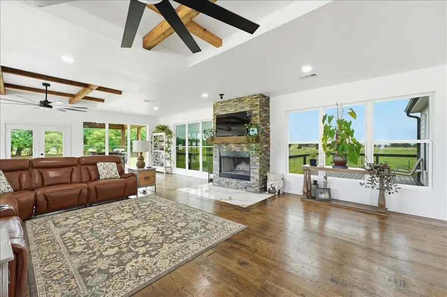 Floor to Ceiling FP Floor to Ceiling FP