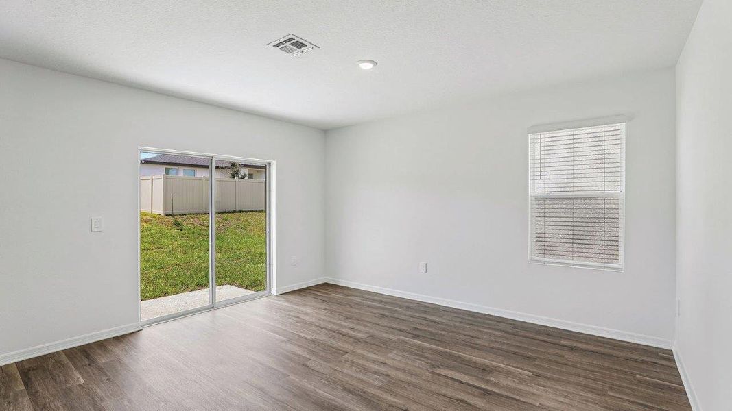 Spacious, unfurnished interior of a new home in Avalon Park Tavares, Tavares (Image 19).