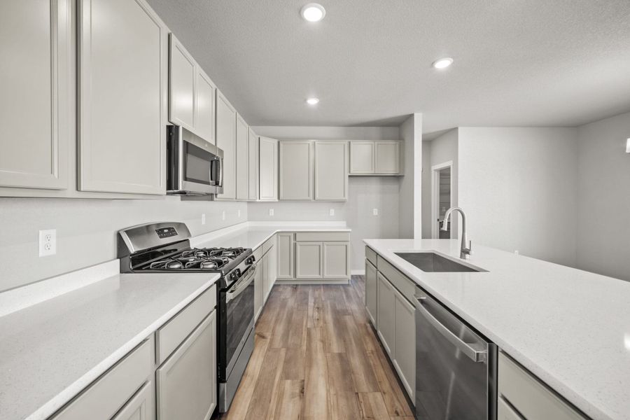 Representative furnished interior of a home built from the Currant by View Homes in The Glen, Colorado Springs (Image 5). Representative furnished interior of a home built from the Currant by View Homes in The Glen, Colorado Springs (Image 5).