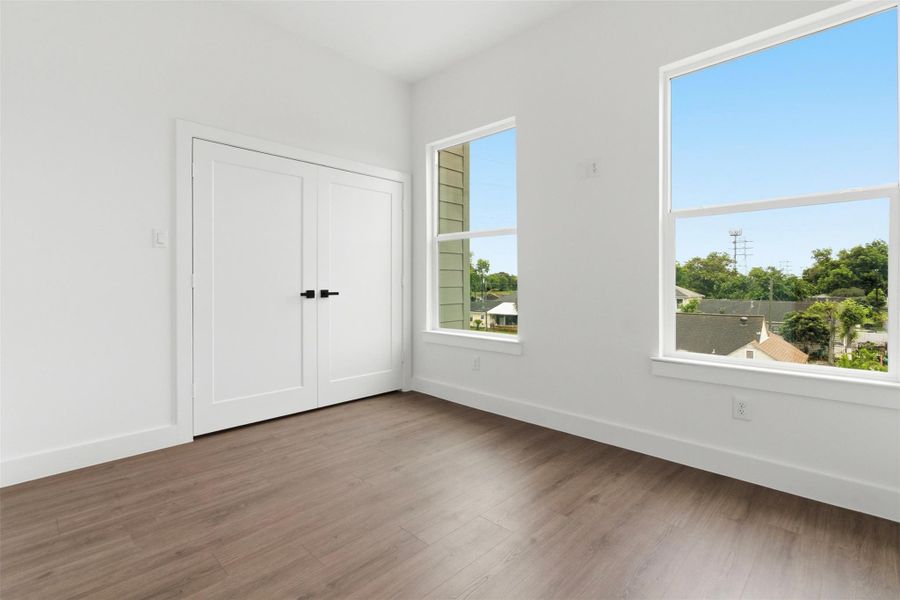 Secondary bedroom with ensuite bath