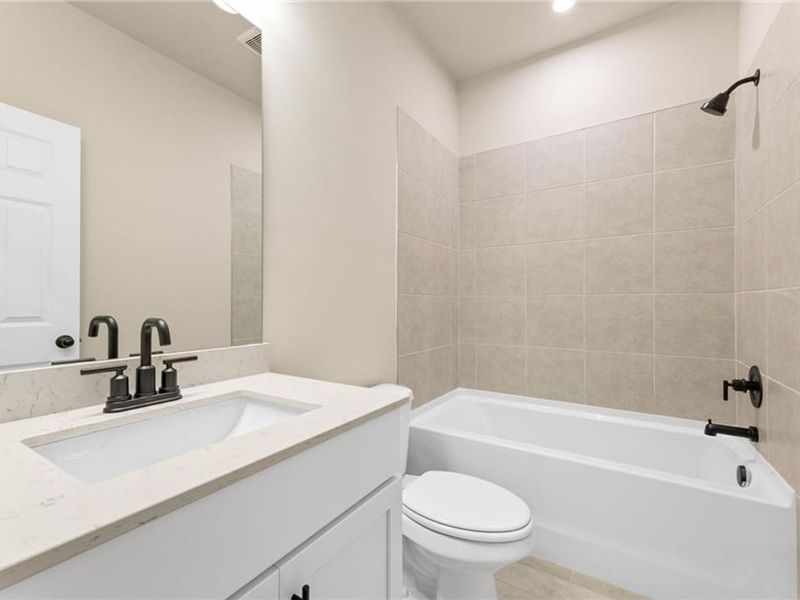 Furnished interior view inside a new home in Cedar Farms, Winder (Image 12).