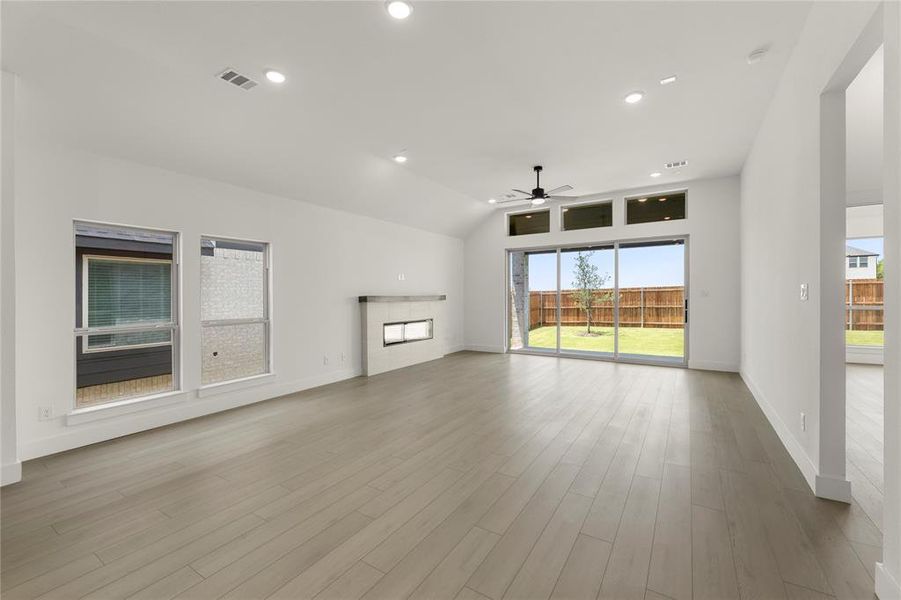 14. 2409 Belmont - Dining