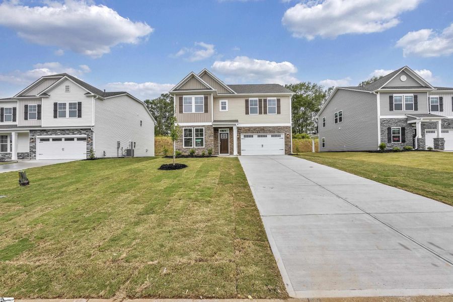 Image 25 of a home in Lynbrook.