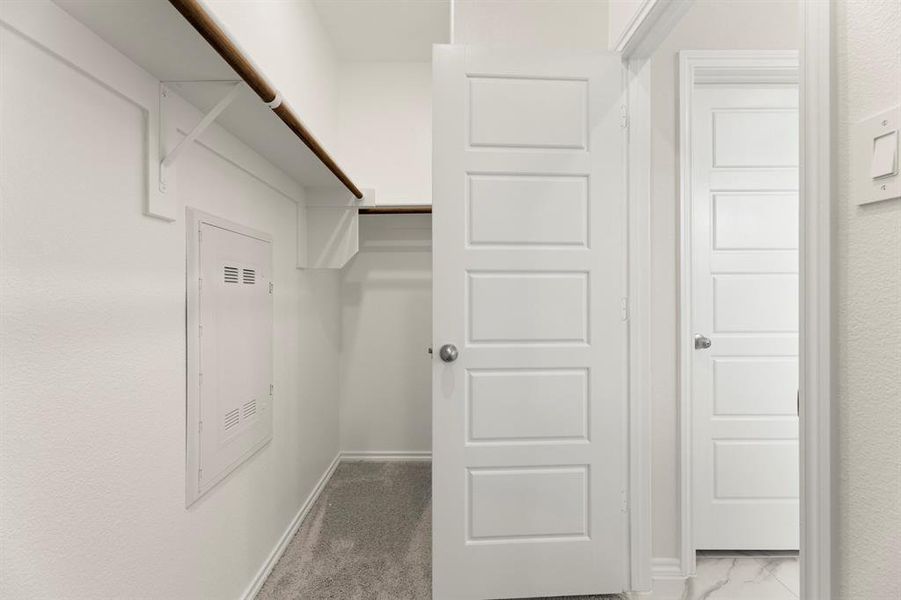 24. 2508 Breakaway - Closet