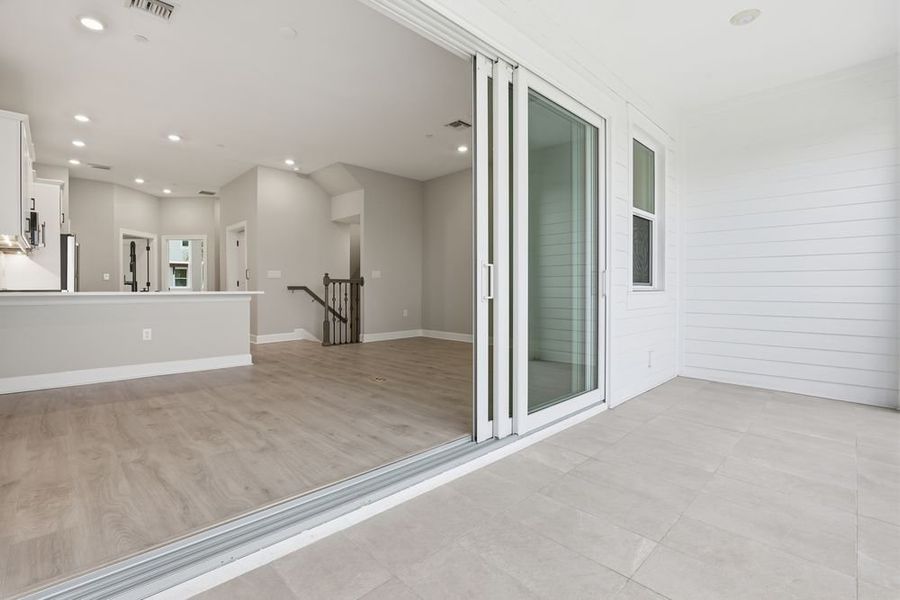 Spacious, unfurnished interior of a new home in Seahaven, Punta Gorda (Image 26).
