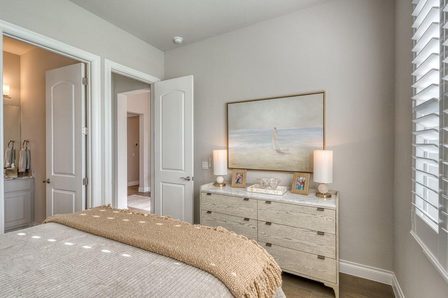 Furnished interior view inside a new home in , Horseshoe Bay (Image 28).