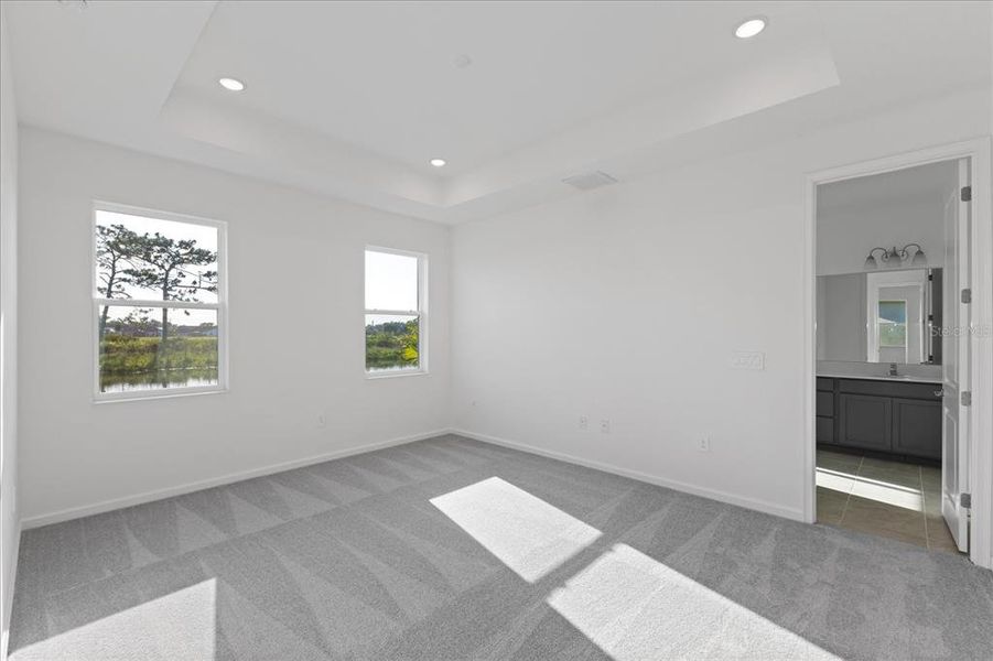 Spacious, unfurnished interior of a new home in , Venice (Image 14).